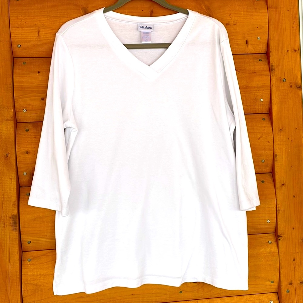 Vicki Wayne 3/4 Sleeve V-Neck White Tee Shirt. size Large. - Picture 1 of 6